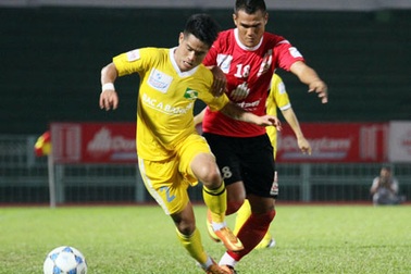 Bỏ lỡ nhiều cơ hội, SL Nghệ An bị cưa điểm đáng tiếc