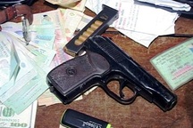 Khởi tố tài xế tàng trữ vũ khí quân dụng trái phép