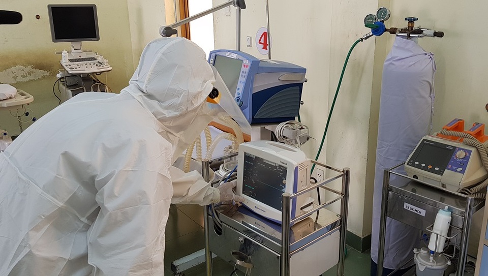 Ca mắc Covid-19 thuê chuyên cơ riêng về nước “còn ho nhiều” - 1 Ca mắc Covid-19 thuê chuyên cơ riêng về nước “còn ho nhiều” - 1