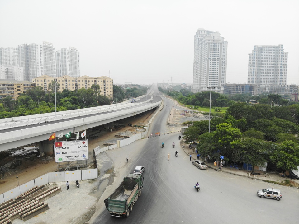 Cầu Thăng Long trong ngày đầu cấm lưu thông - 9 Cầu Thăng Long trong ngày đầu cấm lưu thông - 9