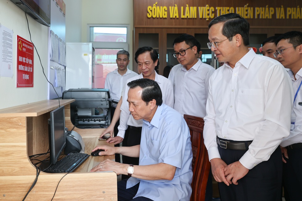 Phường, xã mới đừng nặng về hành chính, phải kiến tạo phục vụ nhân dân - 1 Phường, xã mới đừng nặng về hành chính, phải kiến tạo phục vụ nhân dân - 1