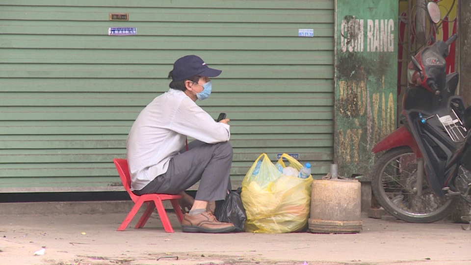 Bệnh nhân ung thư ngoại trú loay hoay khi Bệnh viện K phong tỏa - 2 Bệnh nhân ung thư ngoại trú loay hoay khi Bệnh viện K phong tỏa - 2