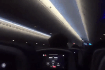 Hành khách gào khóc thảm thiết khi máy bay cố hạ cánh 5 lần nhưng bất thành