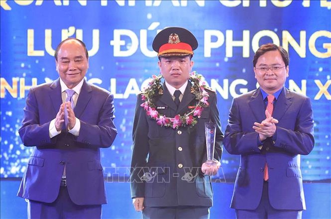 Chủ tịch nước trao Giải thưởng Gương mặt trẻ Việt Nam tiêu biểu năm 2021 - 1 Chủ tịch nước trao Giải thưởng Gương mặt trẻ Việt Nam tiêu biểu năm 2021 - 1
