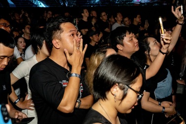 Bức Tường tổ chức show ở TPHCM, gây xúc động với hình ảnh tri ân Trần Lập