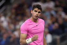 Carlos Alcaraz cán mốc 100 trận thắng