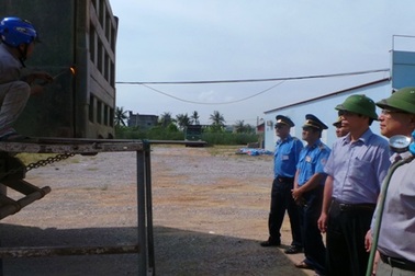 "Cắt” tại chỗ cả đoàn xe quá tải "hổ vồ"