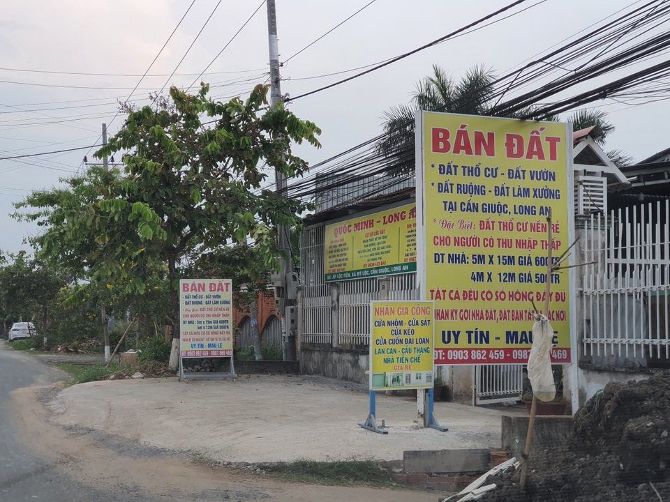 Long An: Cán bộ xã ngang nhiên chỉ đạo cưỡng chế nhà dân? - 4 Long An: Cán bộ xã ngang nhiên chỉ đạo cưỡng chế nhà dân? - 4