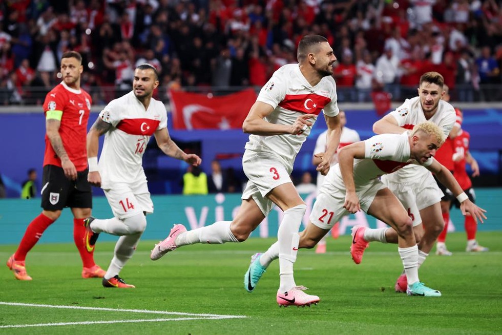 Vòng 1/8 Euro 2024: Nỗi đau Ronaldo, ngạo nghễ Bellingham, cảm hứng sao trẻ - 8 Vòng 1/8 Euro 2024: Nỗi đau Ronaldo, ngạo nghễ Bellingham, cảm hứng sao trẻ - 8