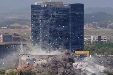 Triều Tiên dọa nhấn chìm Seoul trong biển lửa