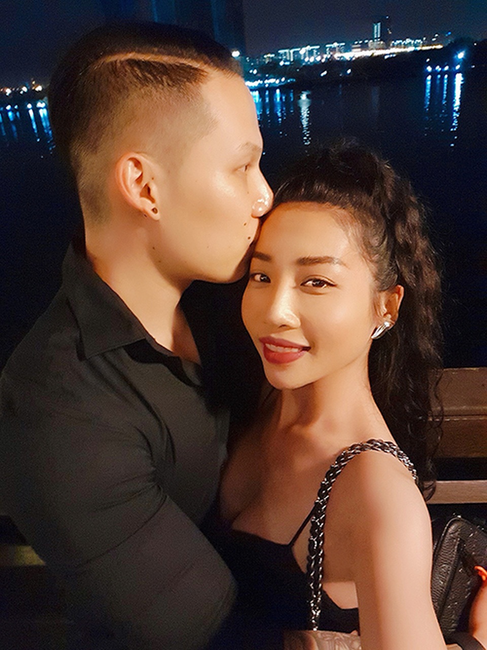 Các sao Việt bị chia cắt với nửa kia vì dịch Covid-19 - 3