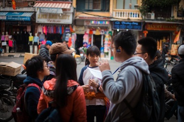 Theo chân bạn trẻ tìm hiểu lịch sử 36 phố phường Hà Nội