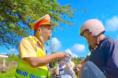 Xác minh clip cán bộ CSGT phát ngôn thiếu chuẩn mực với dân