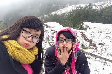 Bạn trẻ Thủ đô đổ xô lên Sa Pa “săn” tuyết