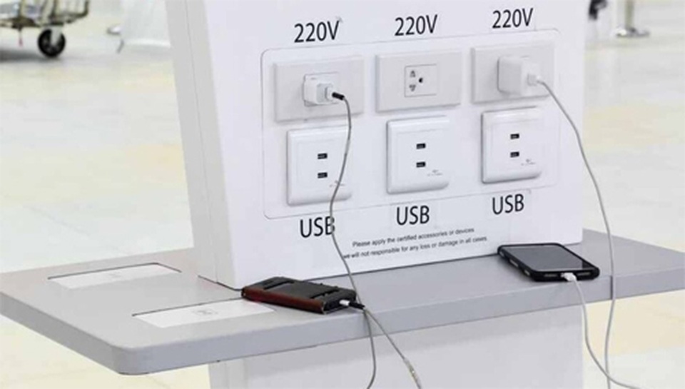Sạc điện thoại ở nơi công cộng – coi chừng bị đánh cắp thông tin - 1 Sạc điện thoại ở nơi công cộng – coi chừng bị đánh cắp thông tin - 1