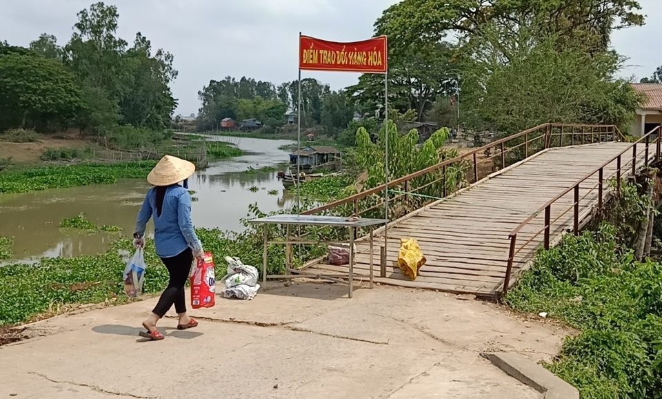 Cách trao đổi hàng hóa lạ lùng mùa Covid-19 - 4 Cách trao đổi hàng hóa lạ lùng mùa Covid-19 - 4