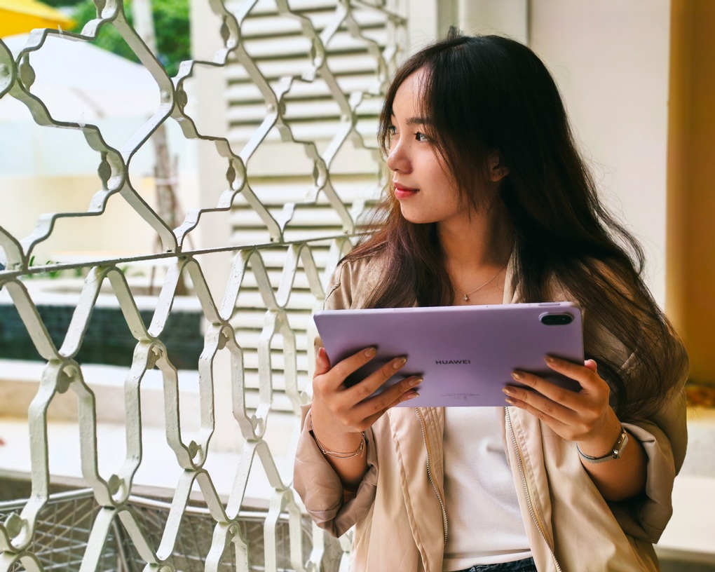 Nouvelle tablette HUAWEI MatePad 11.5 PaperMatte - Un cadeau technologique pour les jeunes - 1 Máy tính bảng HUAWEI MatePad 11.5 PaperMatte mới - Món quà công nghệ cho người trẻ - 1