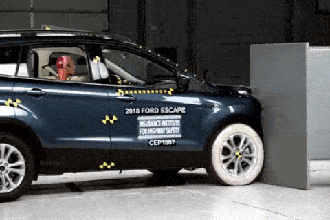 Ford Escape bị đánh giá kém an toàn