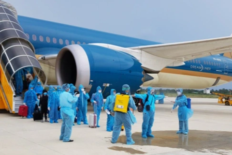 Các hành khách trên "chuyến bay giải cứu" có được hoàn trả lại tiền?