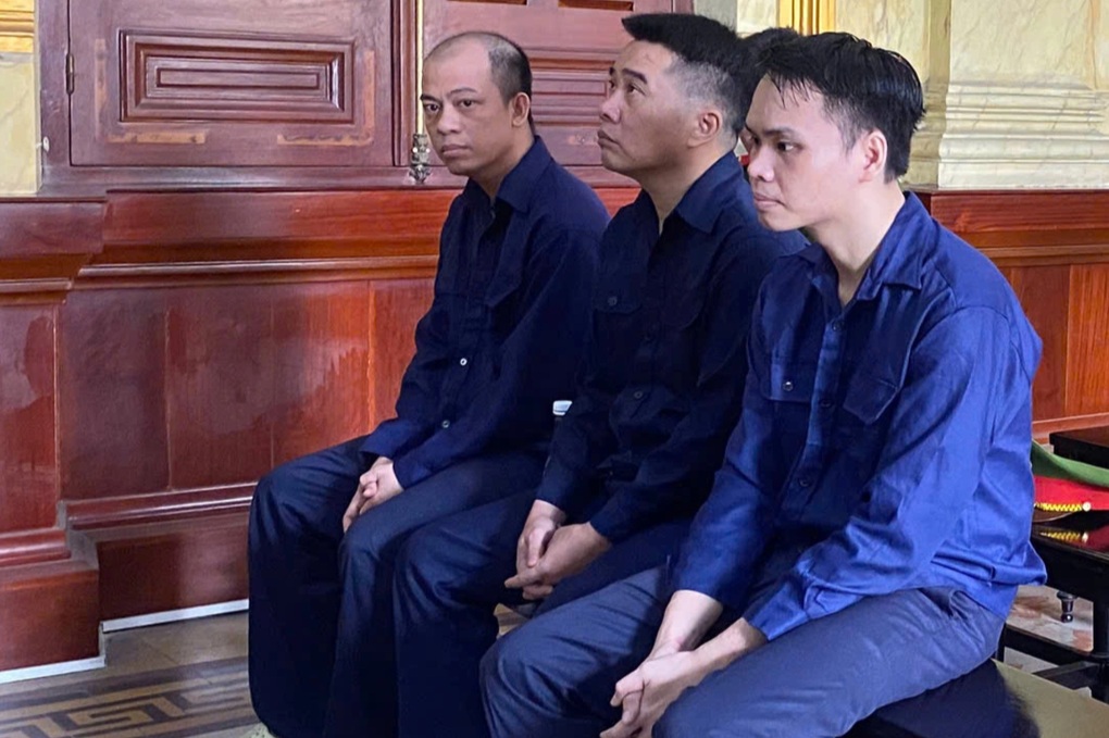 Lừa 3 cán bộ công an, bà chủ spa ở TPHCM lĩnh án - 1 Lừa 3 cán bộ công an, bà chủ spa ở TPHCM lĩnh án - 1