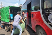 Nhà xe làm lộ thông tin CCCD của khách gửi hàng có phải chịu phạt?