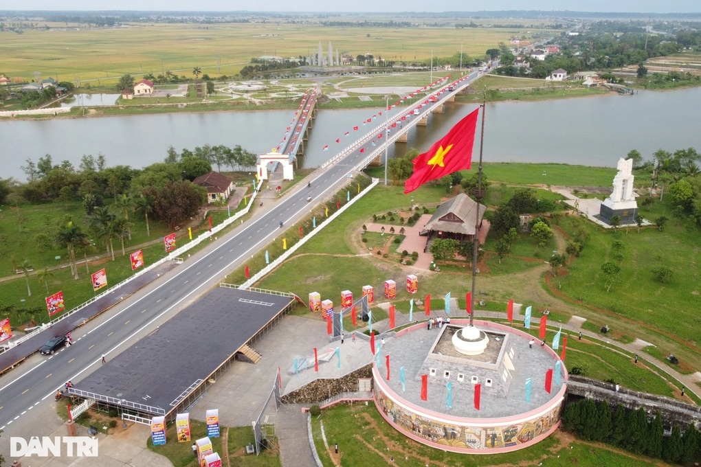 Hoãn chương trình nghệ thuật Vĩ tuyến 17 - Khát vọng hòa bình - 1 Hoãn chương trình nghệ thuật Vĩ tuyến 17 - Khát vọng hòa bình - 1
