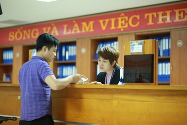 Lương tăng, công chức vẫn không đủ sống