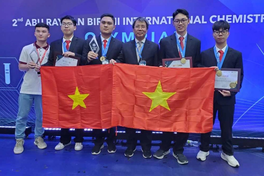 Học sinh Quảng Ninh giành huy chương bạc Olympic Hóa học quốc tế - 1 Học sinh Quảng Ninh giành huy chương bạc Olympic Hóa học quốc tế - 1