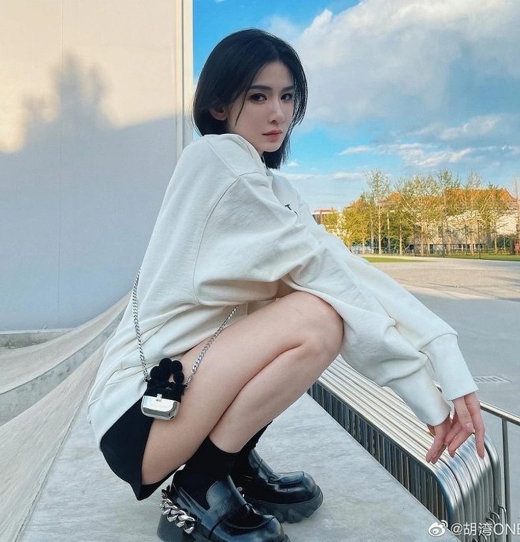 Loạt nghệ sĩ bất ngờ bị réo tên trong scandal mua dâm của Lý Dịch Phong - 5 Loạt nghệ sĩ bất ngờ bị réo tên trong scandal mua dâm của Lý Dịch Phong - 5
