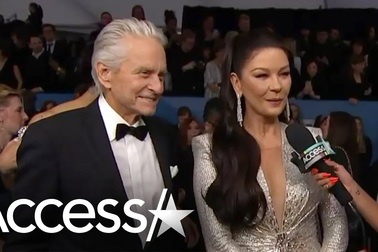 Catherine Zeta-Jones duyên dáng bên Michael Douglas
