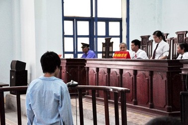 Đau lòng vụ án hiếp dâm bé gái mới 7 tuổi