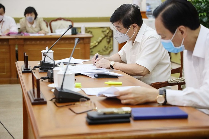 TP.HCM: Xử phạt hơn 2.000 người không đeo khẩu trang nơi công cộng - Ảnh 1. TP.HCM: Xử phạt hơn 2.000 người không đeo khẩu trang nơi công cộng - Ảnh 1.