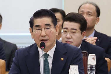 Bộ trưởng Quốc phòng Hàn Quốc xin lỗi dân và đệ đơn từ chức