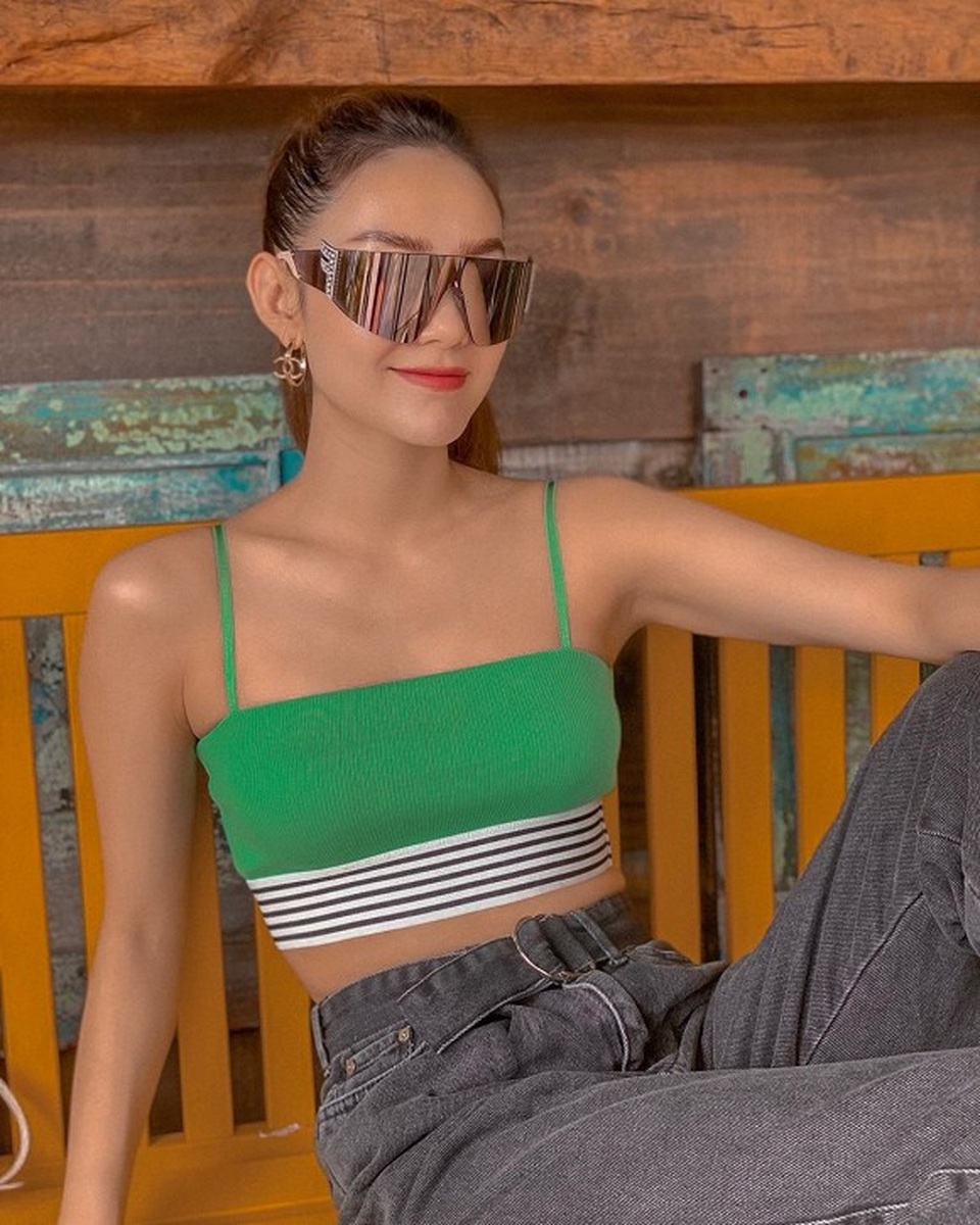 Minh Hằng mặc croptop khiến fan trầm trồ vì body quá gợi cảm - 4 Minh Hằng mặc croptop khiến fan trầm trồ vì body quá gợi cảm - 4