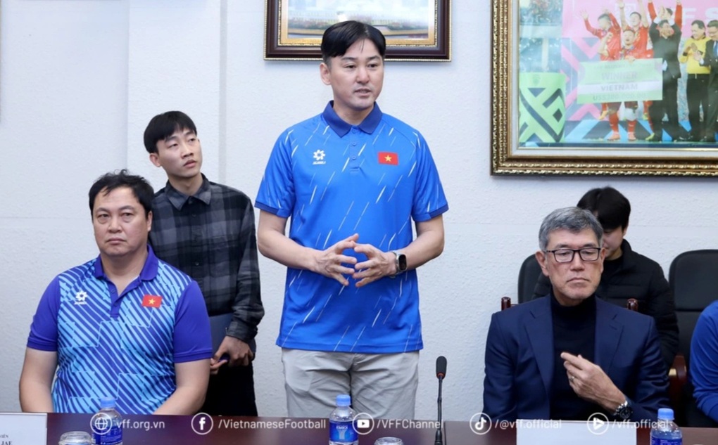 HLV Kim Sang Sik được bổ sung hai phó tướng người Hàn Quốc - 3 HLV Kim Sang Sik được bổ sung hai phó tướng người Hàn Quốc - 3