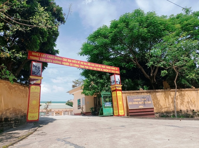 Khuôn viên Trung tâm luôn rợp bóng cây xanh.
