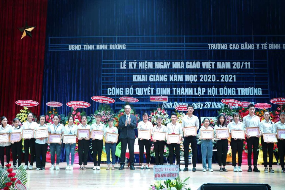 Công ty Rohto-Mentholatum Việt Nam với sứ mệnh vì cộng đồng và tiếp sức vùng lũ - 2 Công ty Rohto-Mentholatum Việt Nam với sứ mệnh vì cộng đồng và tiếp sức vùng lũ - 2