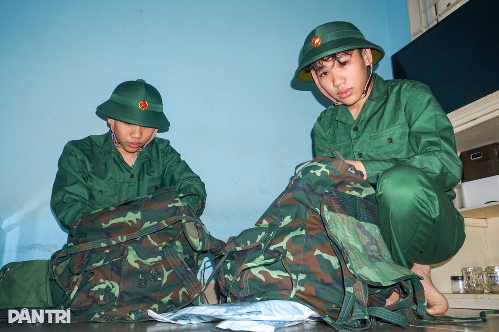 Mong ước của anh em song sinh ở Đà Nẵng khi tình nguyện nhập ngũ - 2 Mong ước của anh em song sinh ở Đà Nẵng khi tình nguyện nhập ngũ - 2