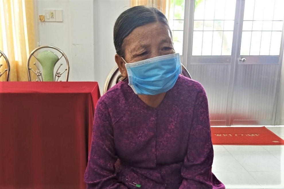 Nhiều cụ già rút tiền tiết kiệm ủng hộ Quỹ vắc xin phòng, chống Covid-19 - 3 Nhiều cụ già rút tiền tiết kiệm ủng hộ Quỹ vắc xin phòng, chống Covid-19 - 3