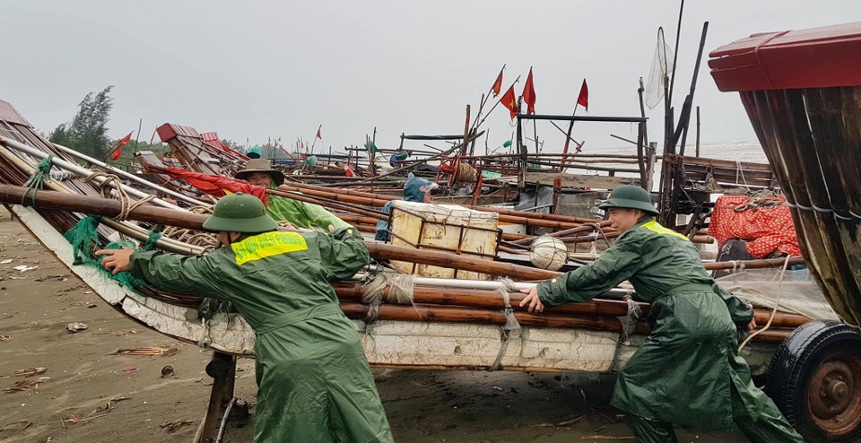 Nghệ An, Thanh Hóa di dời dân trước bão, phòng chống dịch tại nơi sơ tán - 1 Nghệ An, Thanh Hóa di dời dân trước bão, phòng chống dịch tại nơi sơ tán - 1