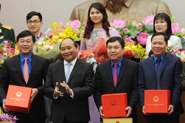 Thủ tướng gặp mặt 10 Gương mặt trẻ Việt Nam tiêu biểu 2016