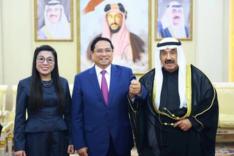 Thủ tướng Phạm Minh Chính tới nhà riêng thăm nguyên Thủ tướng Kuwait