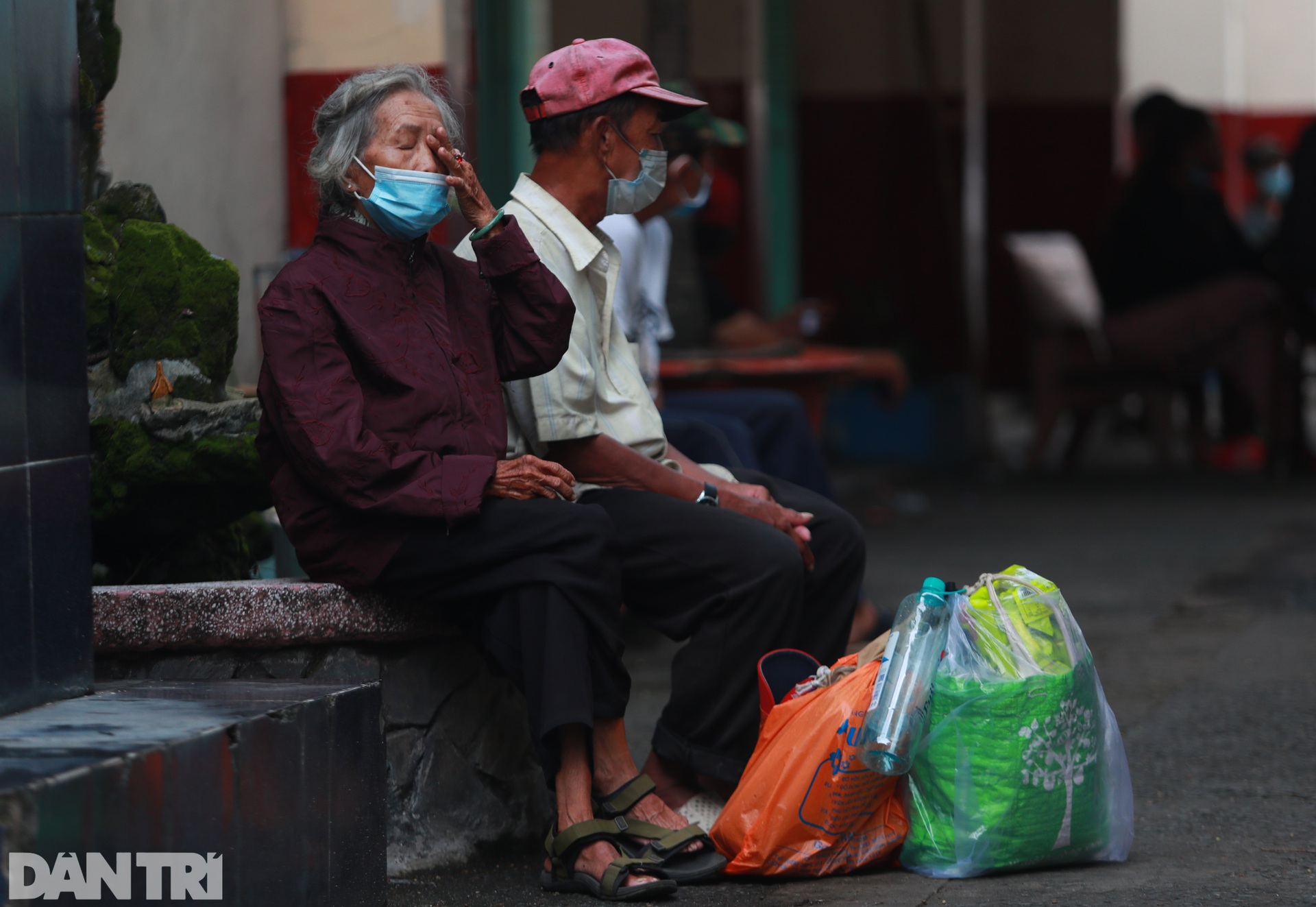 Xét nghiệm Covid-19, ma túy để tiêm vắc xin cho người lang thang ở TPHCM - 10 Xét nghiệm Covid-19, ma túy để tiêm vắc xin cho người lang thang ở TPHCM - 10