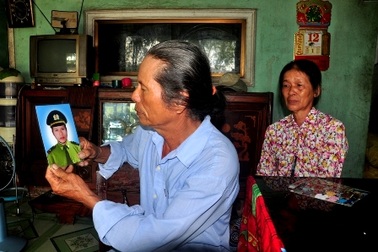 Vụ không công nhận liệt sĩ vì không mặc áo phao: Gia đình tiếp tục gởi đơn kiến nghị