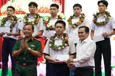 Nhiều thí sinh 29, 30 điểm ở TPHCM đỗ các trường quân sự