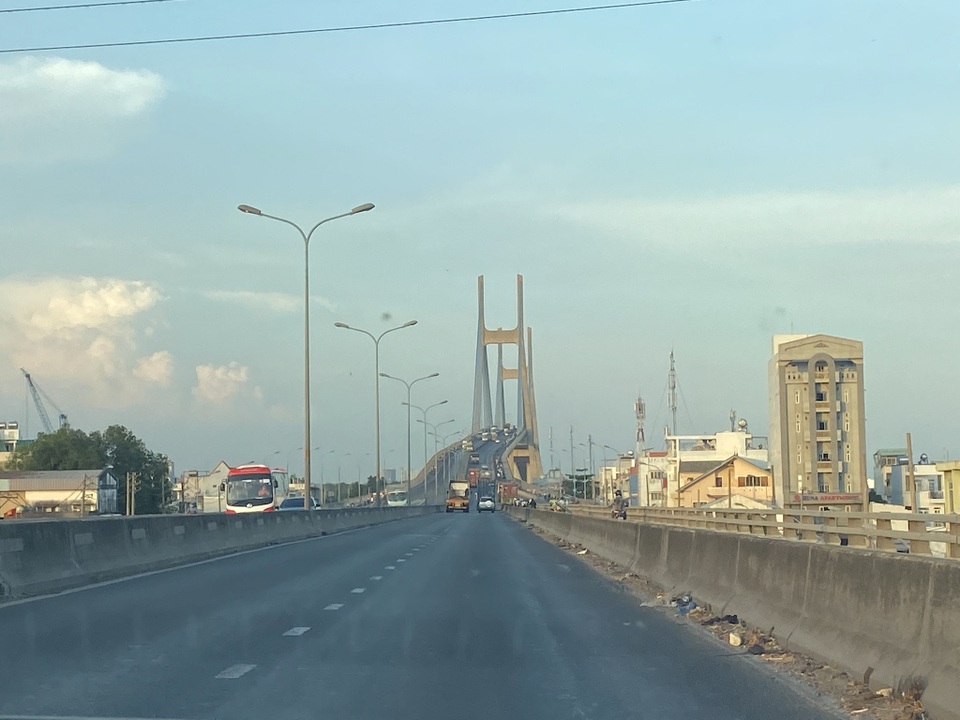 Hơn 21 tỷ đồng thay 2 khe co giãn cầu biểu tượng TPHCM - 3 Hơn 21 tỷ đồng thay 2 khe co giãn cầu biểu tượng TPHCM - 3