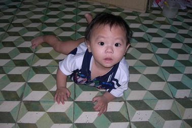 Sẽ đưa người mẹ vứt con ra đường ray đi kiểm tra y tế