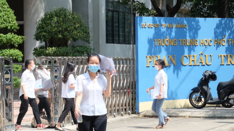 “Niềm tin cho ta sức mạnh” vào đề Ngữ văn, thí sinh phấn khởi sau môn đầu - 3 “Niềm tin cho ta sức mạnh” vào đề Ngữ văn, thí sinh phấn khởi sau môn đầu - 3