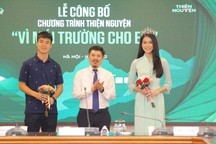 Á hậu Phương Anh - cầu thủ Duy Mạnh chung tay "Vì Mái trường cho em"