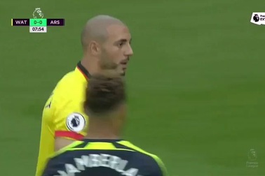 Watford - Arsenal: Cazorla sút phạt đền thành công
